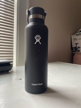 Hydro Flask Matte Black Insulated Bottle with White Logo